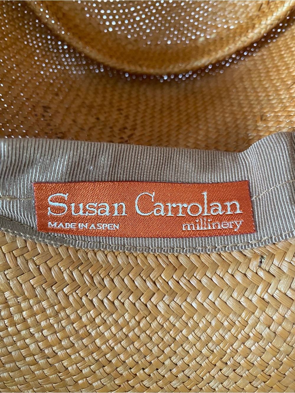 Straw Hat. Susan Carrolan Millinery Made In Aspen. Little shell embellishments. - Picture 4 of 11
